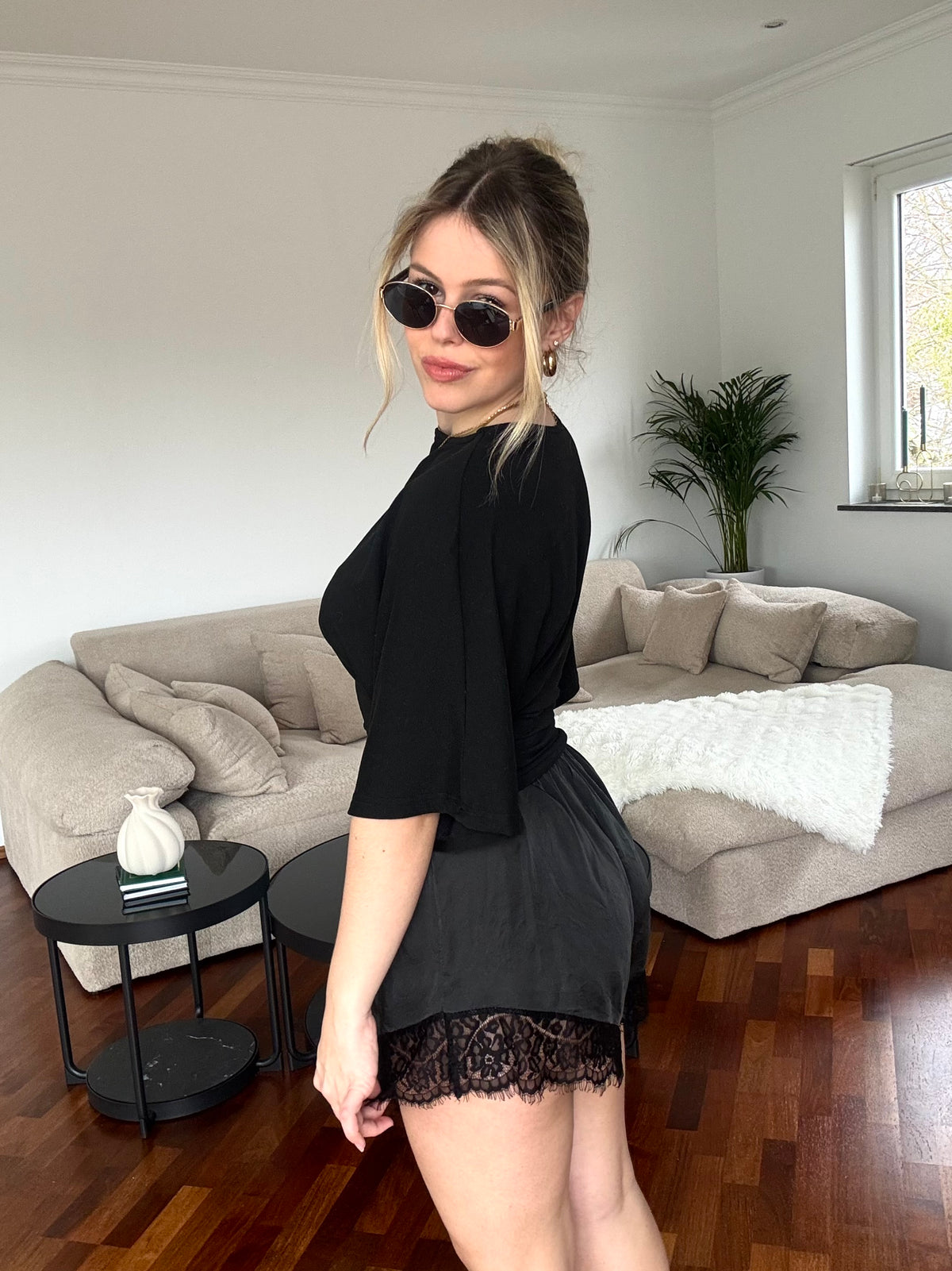 Spring Lace Shorts black