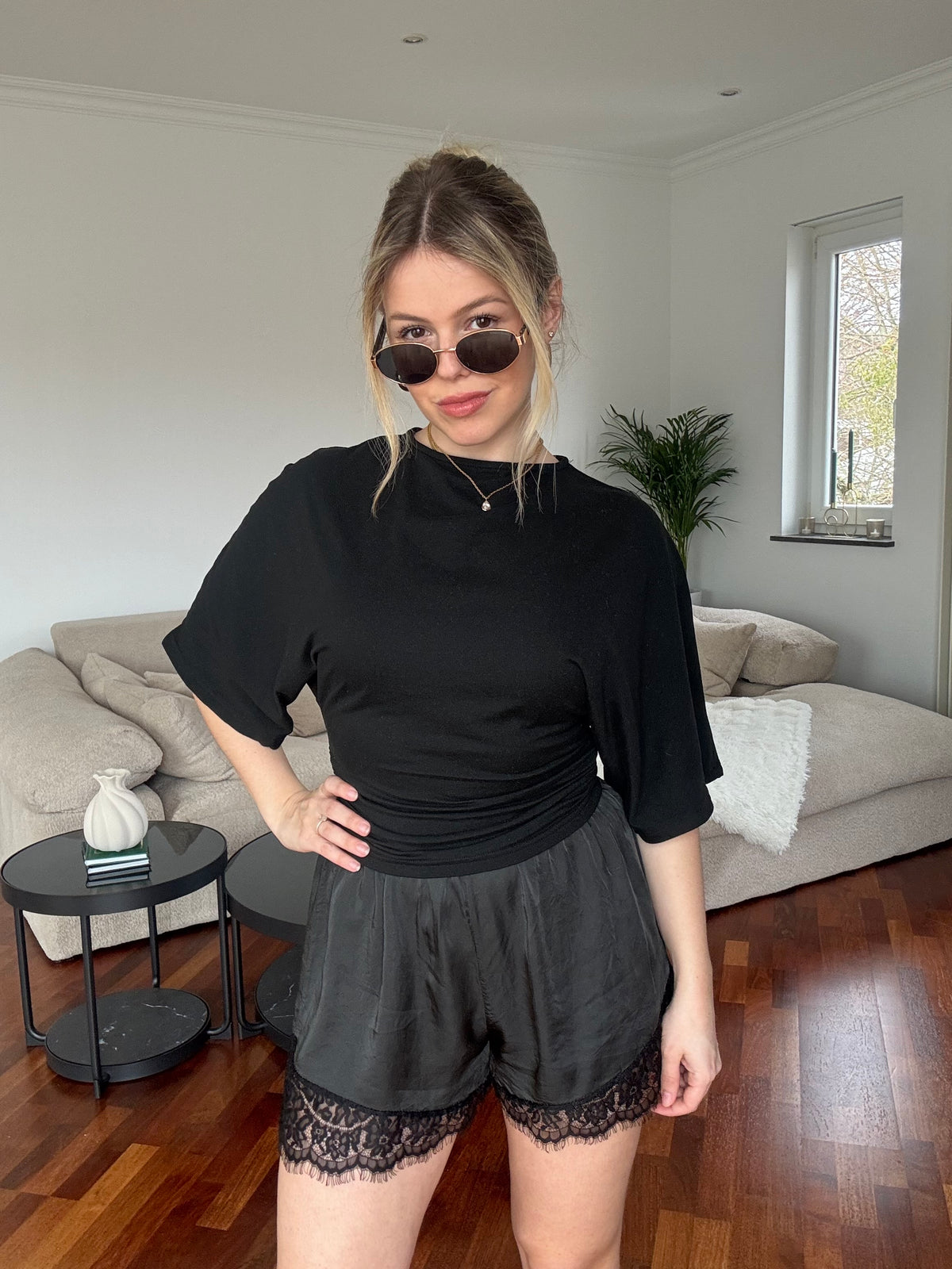 Spring Lace Shorts black